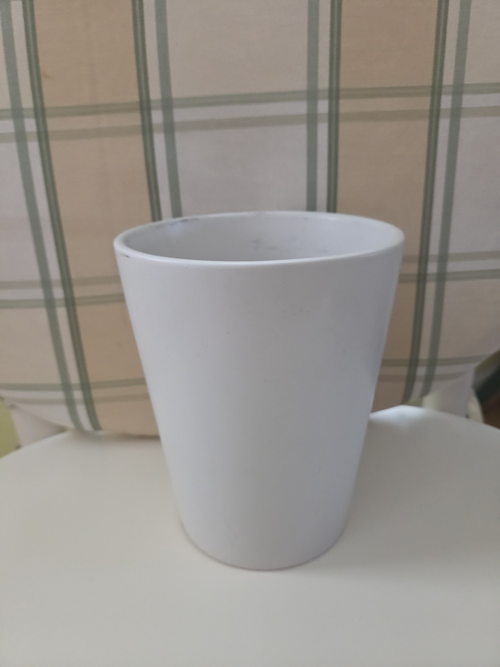 White Ceramic Classic Home Minimalist Planter Utensil Holder